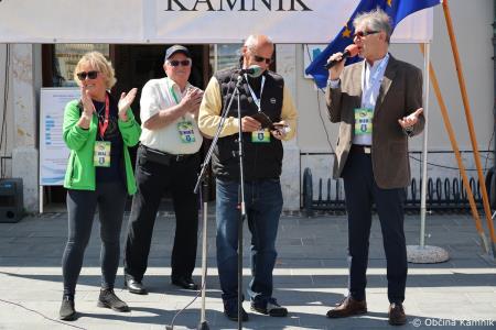 Mednarodna revija starodobnikov v Kamnik privabila ljubitelje klasičnih vozil (74)